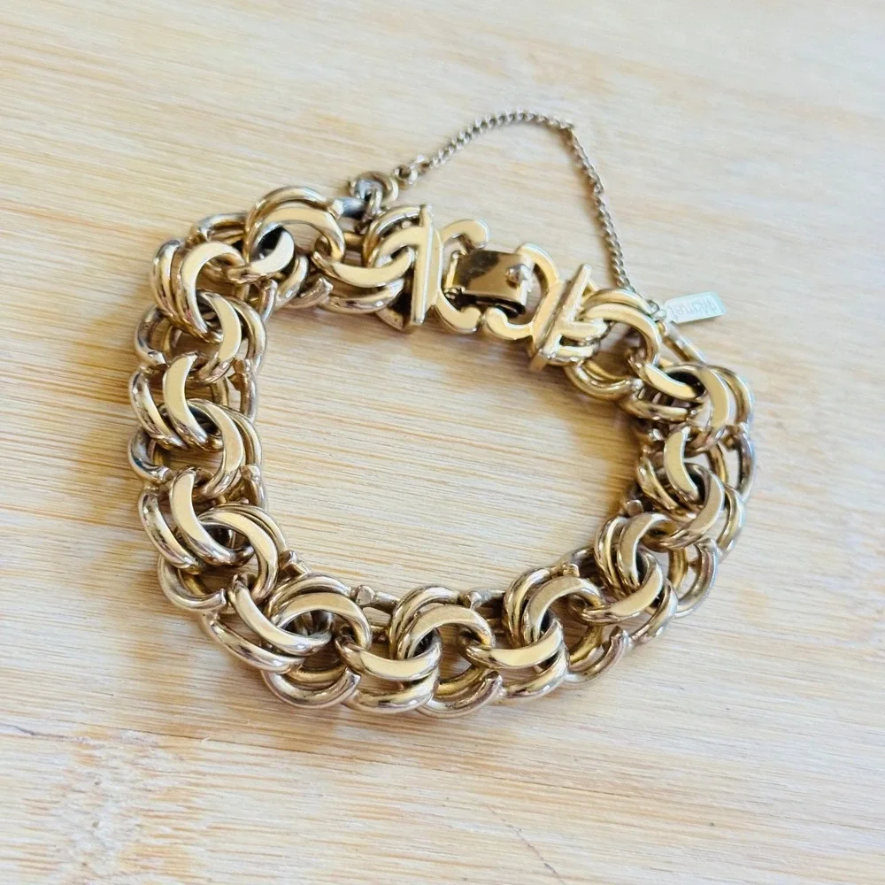 VTG Monet Gold Plated Chain Curved Link‎ Bracelet Charm Starter MCM Retro 7.5
